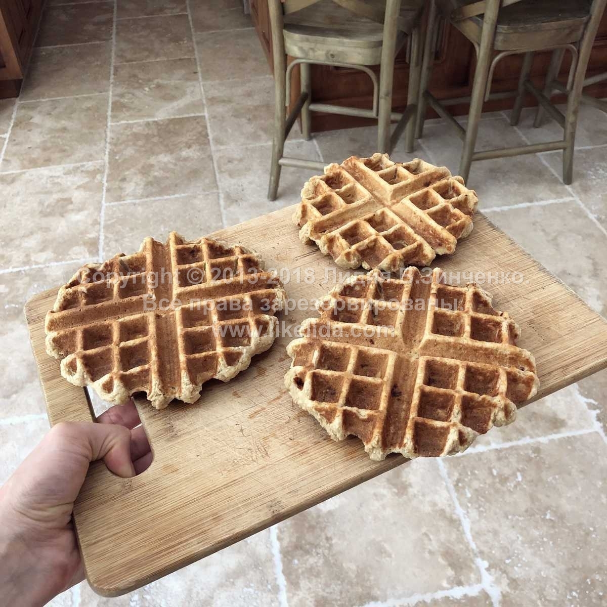 Banana Waffles (flour-free, oil-free, Vegan)