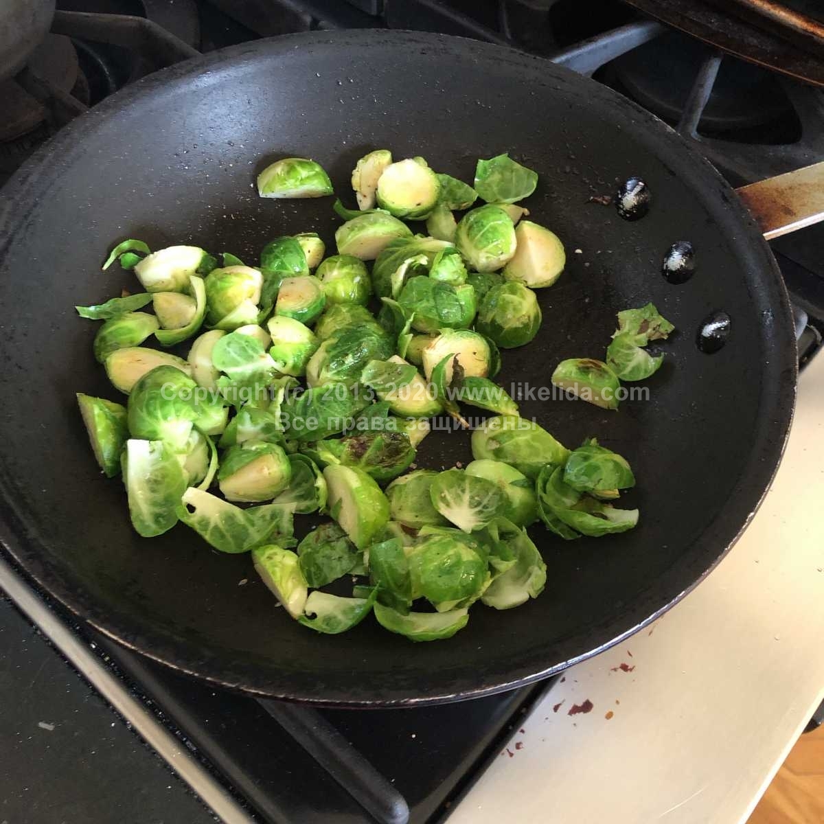 Кинуа с брюссельской капустой и белой фасолью (веганская)