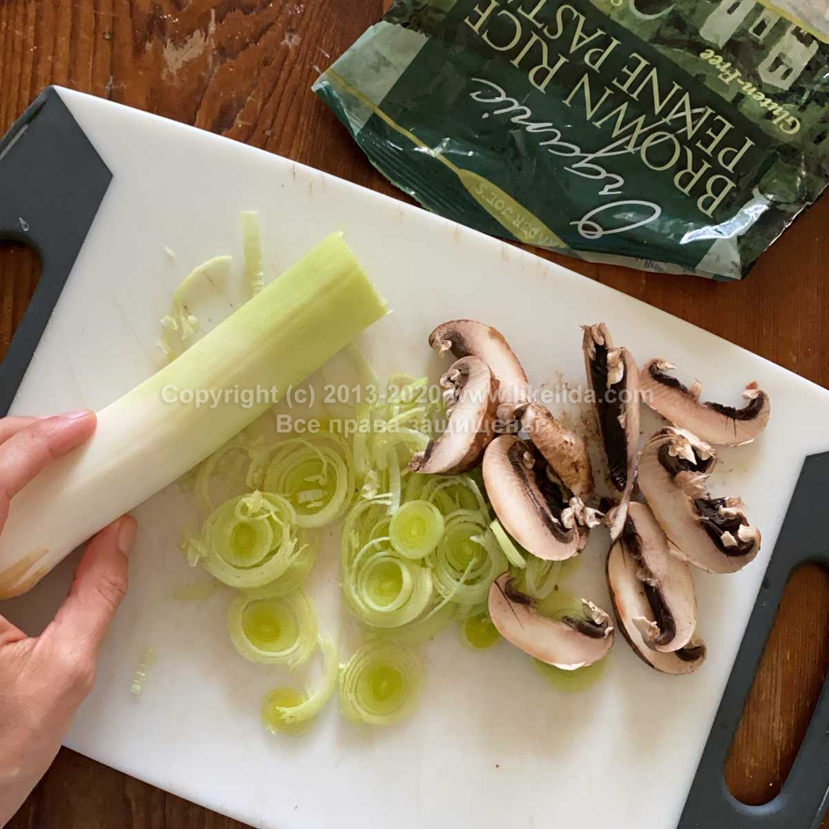 Pasta S Goroshkom Lukom Poreem I Gribami Veganskaya Bez Glyutena